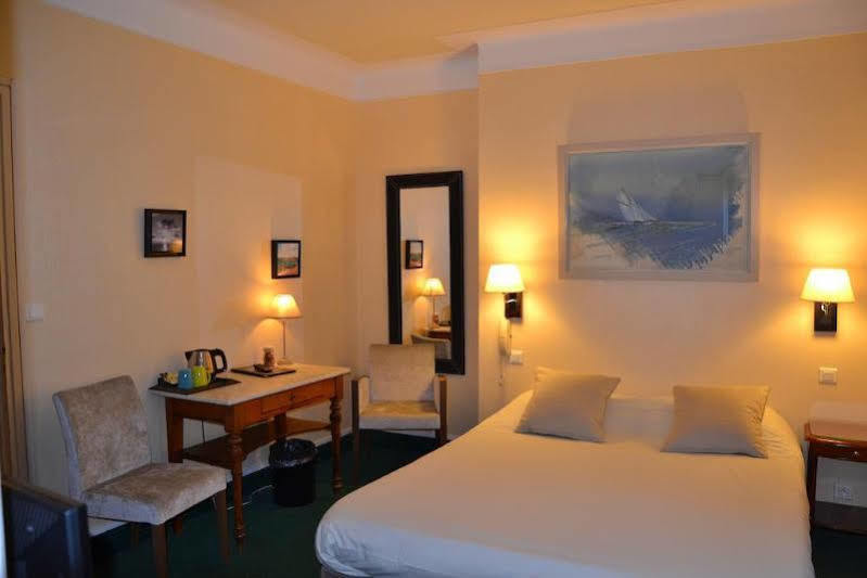 Hotel Ajoncs D'Or Saint-Malo Exterior photo